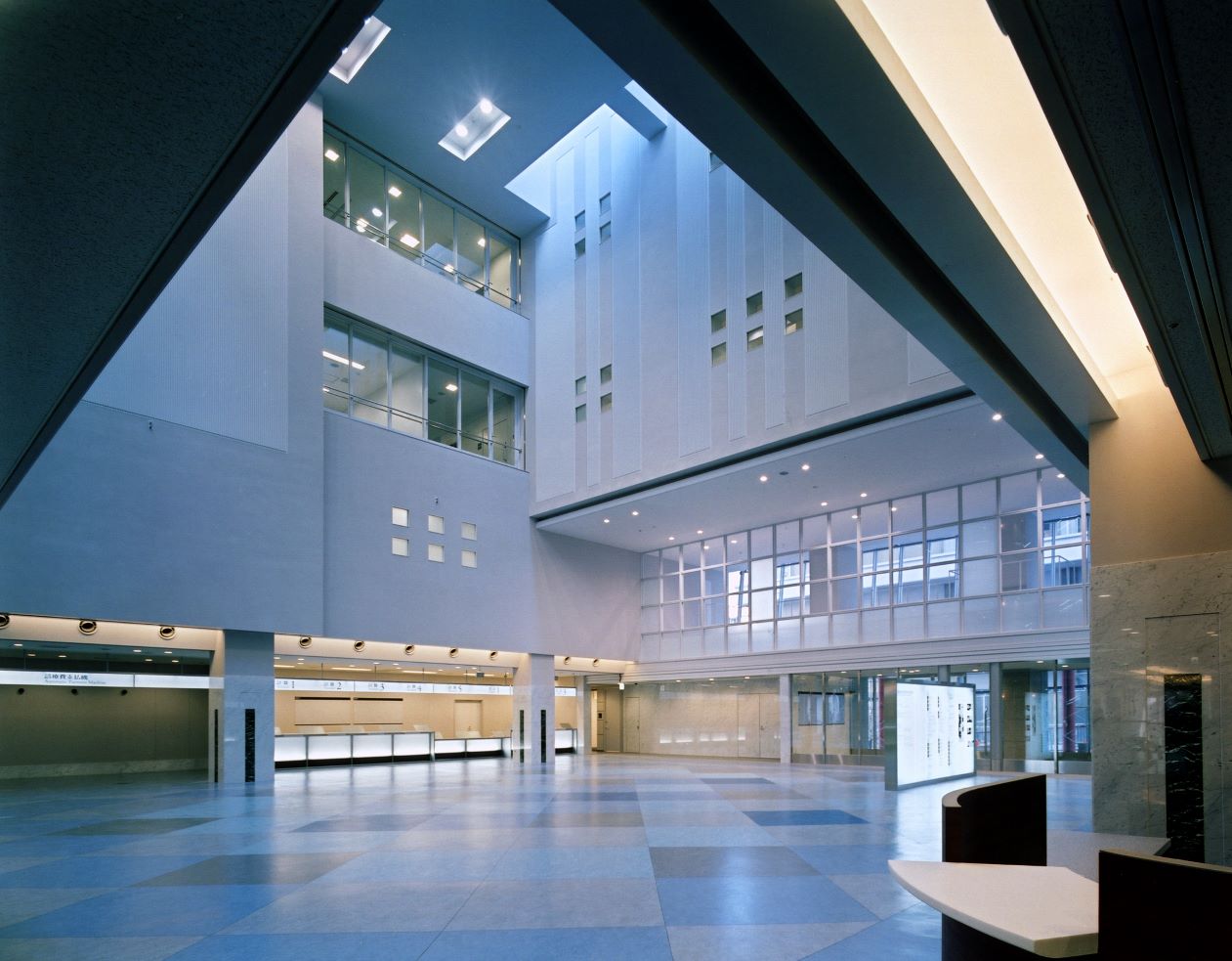 ドラマ撮影にも使われるキレイな病院です