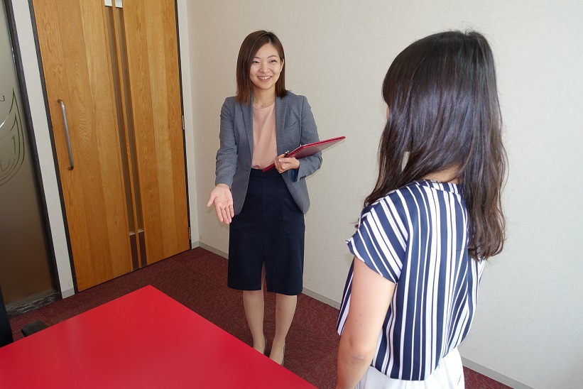 病院で受付デビュー|時給1300円~1700円|交通費全額支給 イメージ
