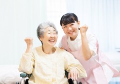 看護助手の平均給与や年収はどのくらい？昇給事情や雇用形態別の給与まで徹底解説 イメージ